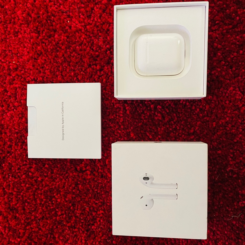 AirPods gen 1!